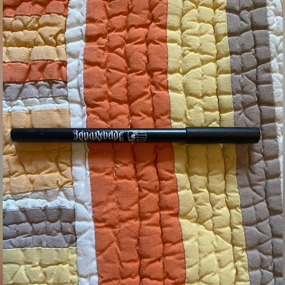 REINA REBELDE eyeliner - Picture 1 of 3